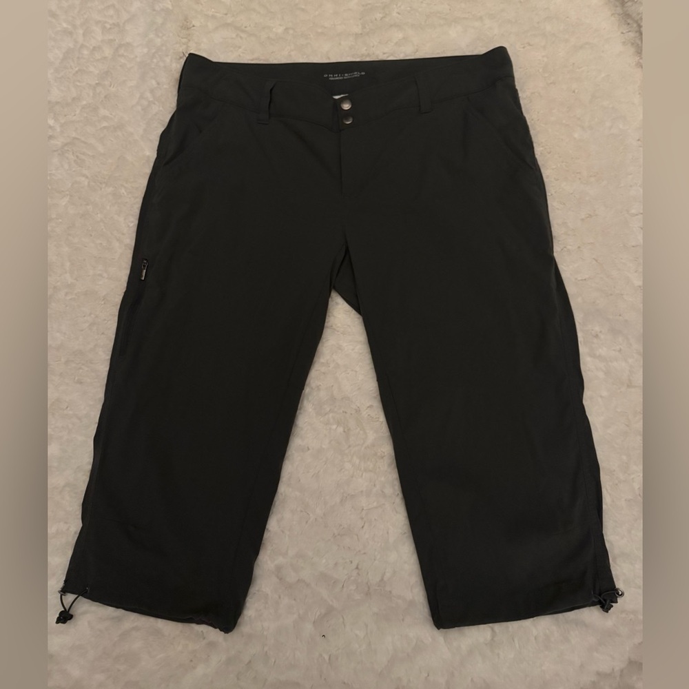 Dark Grey Columbia Omnishield capris